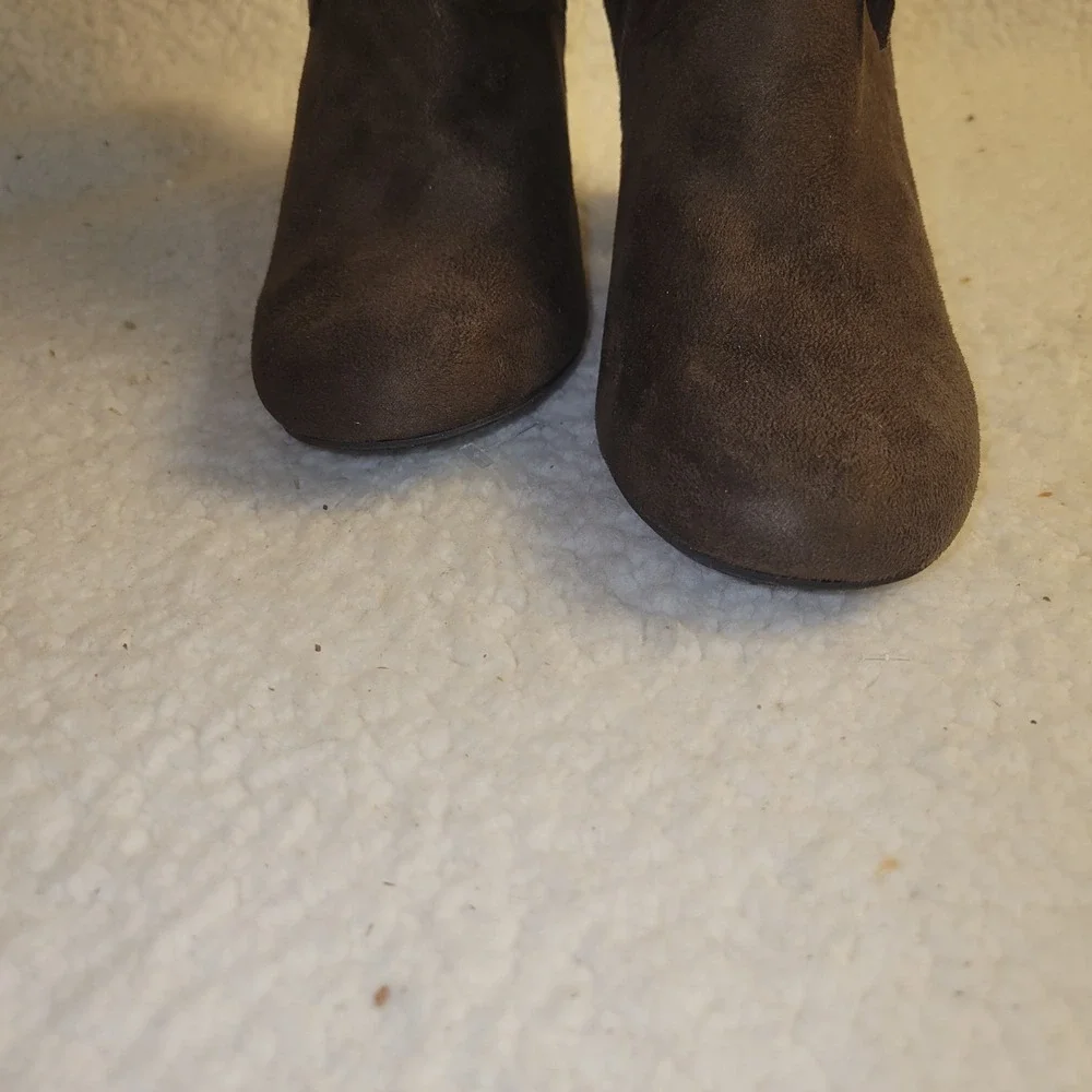 Brown Block Heel Over The Knee Faux Suede Boots Sz 9 Memory Foam NEW WITHOUT BOX